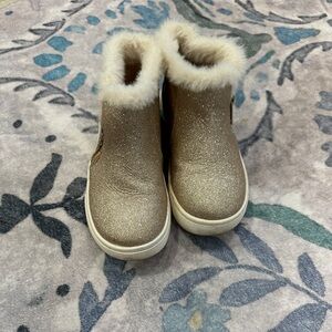 Kelly & Katie Gold Glitter Fur-Lined Boots